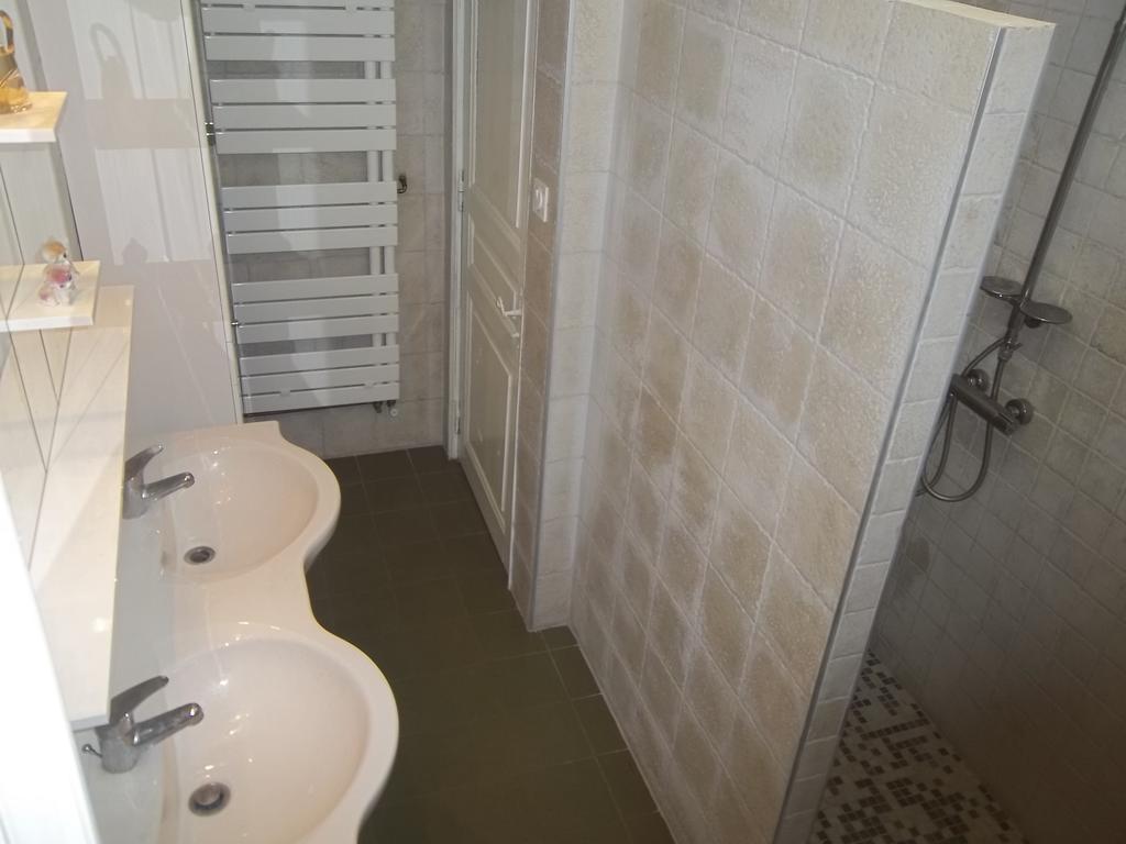 B&B Le Petit Frigouye Rochefort-du-Gard Pokoj fotografie